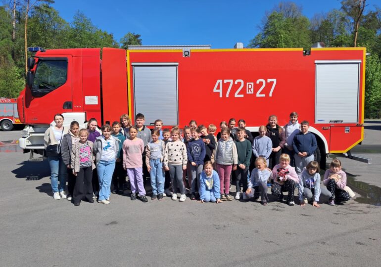 Bezpieczna przygoda – wycieczka klas III do Sali Edukacyjnej „Ognik” w Nowej Sarzynie