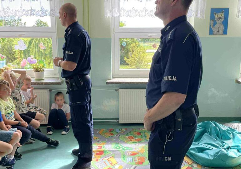 Spotkanie z policją - akcja Bezpieczne wakacje